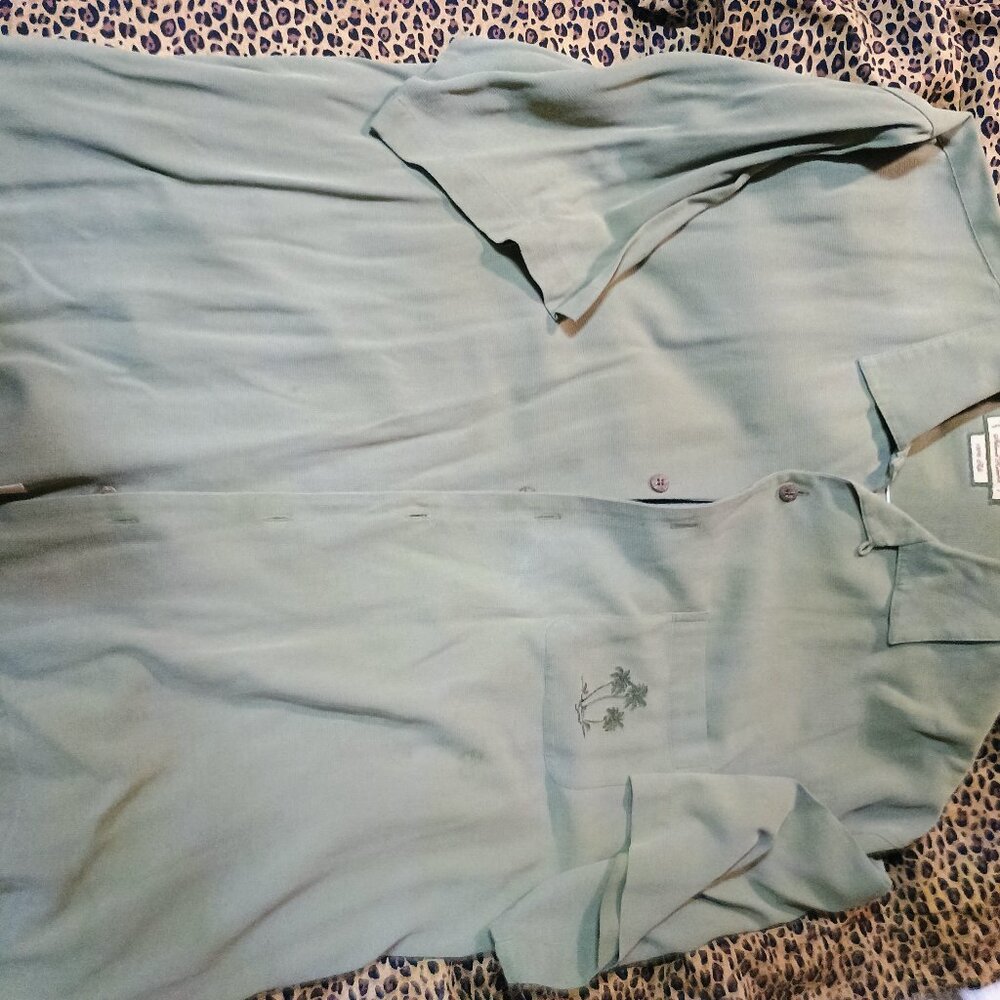 Pussers 100 % silk men shirt with three palm trees on pocket